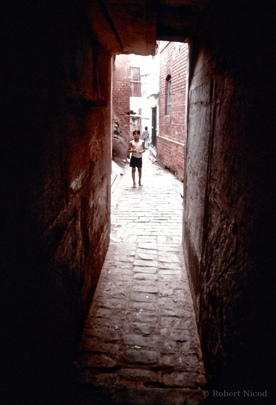 Reportage Inde 1977 — Enfant dans la lumière, Delhi 1977
