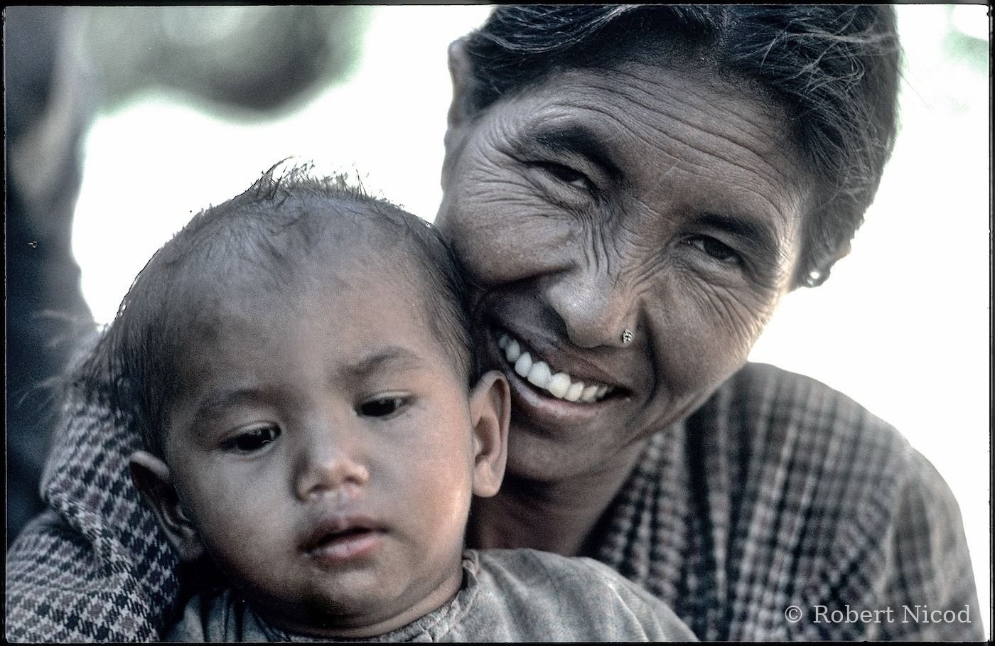 Reportage Népal 1977 — Sourire doux d'une grand-mère, Katmandou 1977