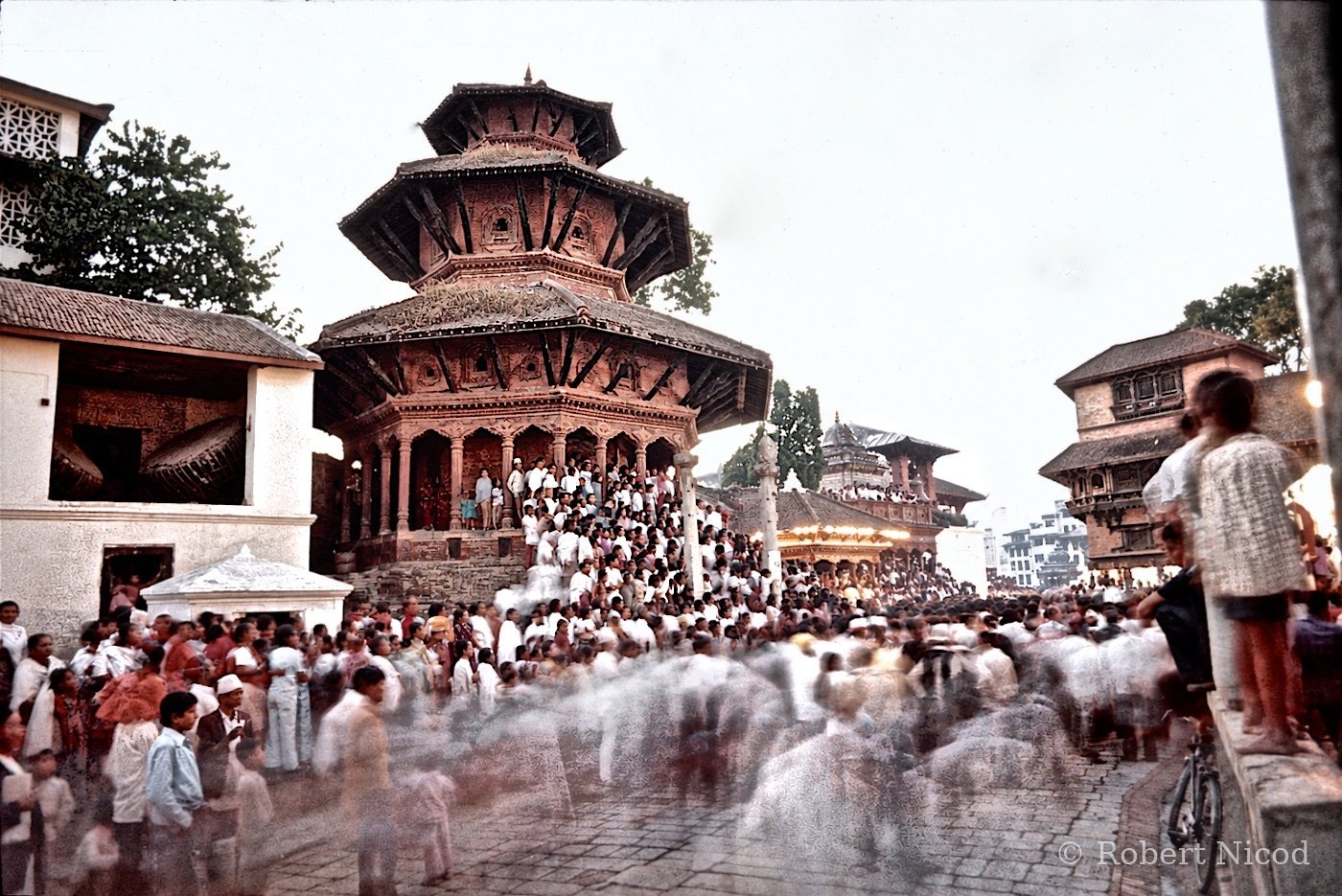 Reportage Népal 1977 — Certains de ces temples seront détruits par le séisme de 2015, puis reconstruits, Katmandou 1977
