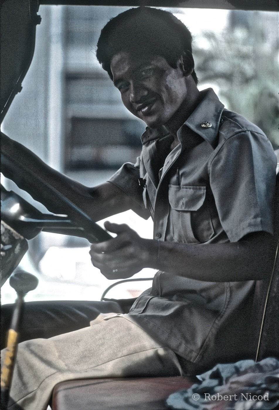 Reportage Thaïlande 1980 — Sourire pendant le travail, Bangkok 1980