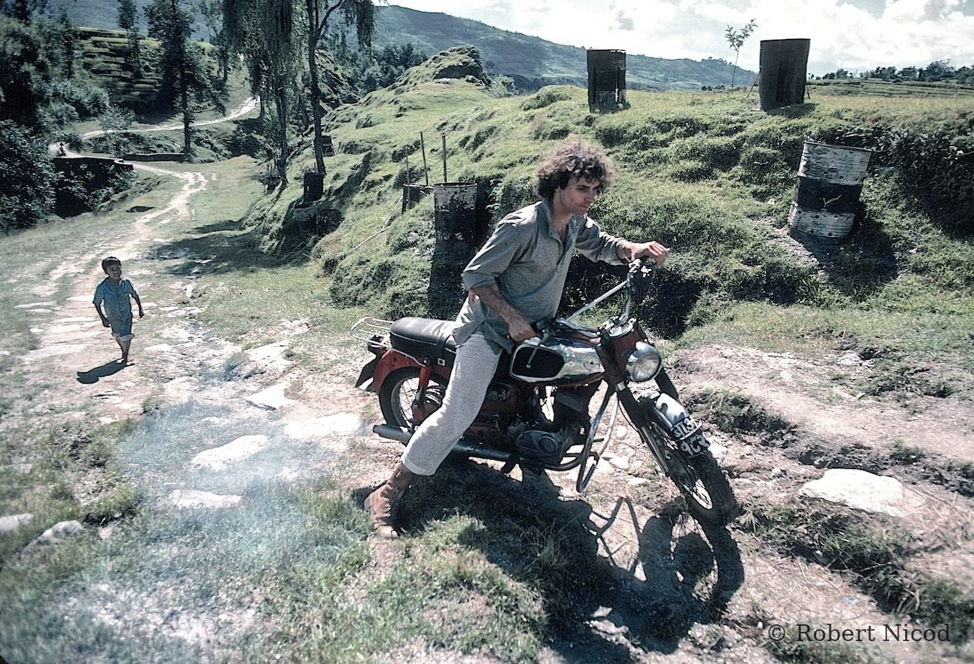 Des touristes en Asie — Balade à moto, Vallée de Katmandou 1977