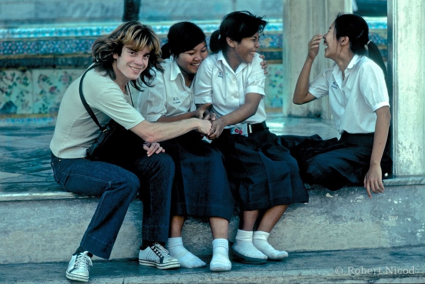 Des touristes en Asie — Qui mérite bien quelques fous rires !, Temple à Bangkok 1980