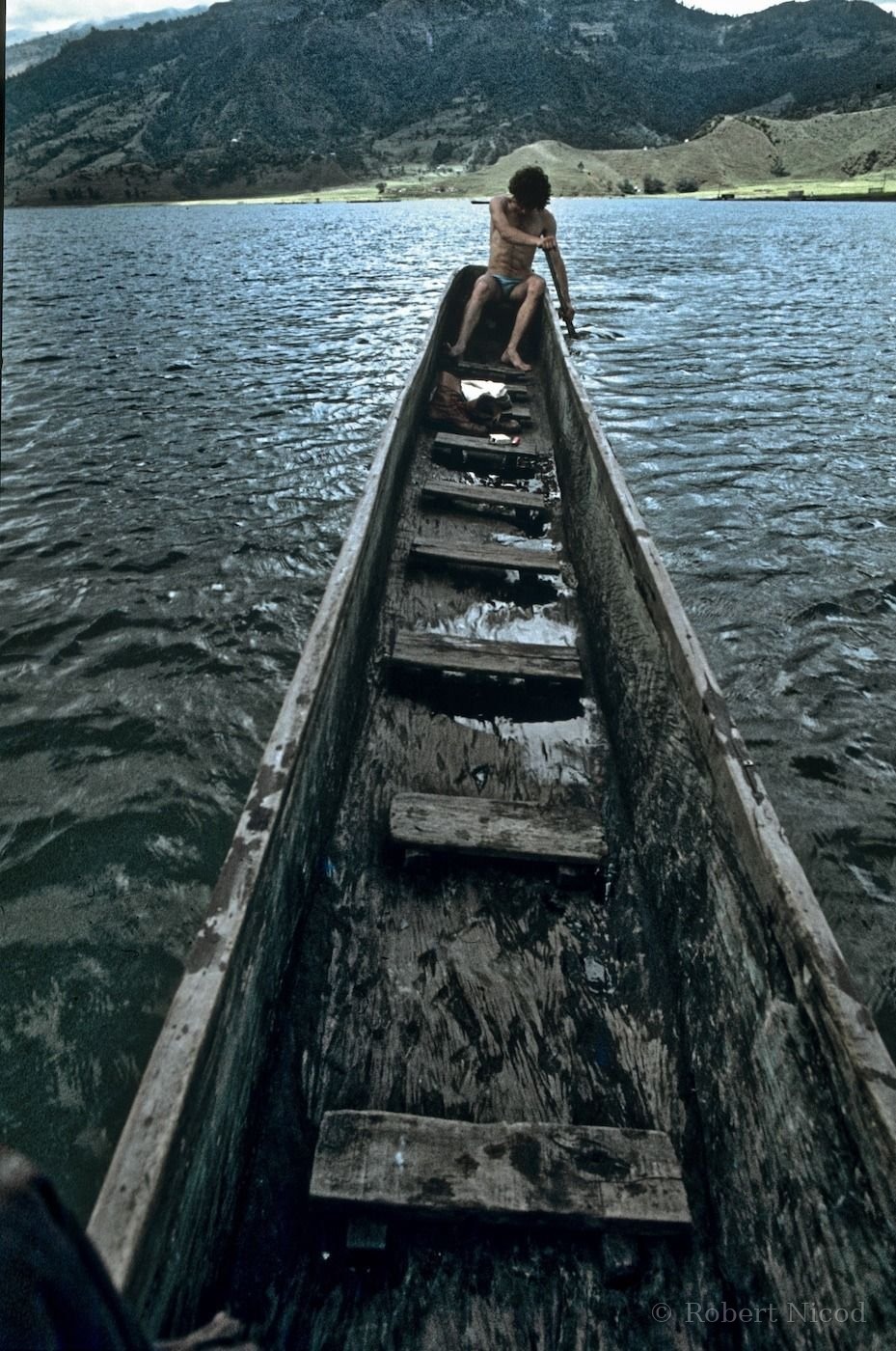 Des touristes en Asie — Mon pote rame, je photographie, Lac de Pokhara 1977